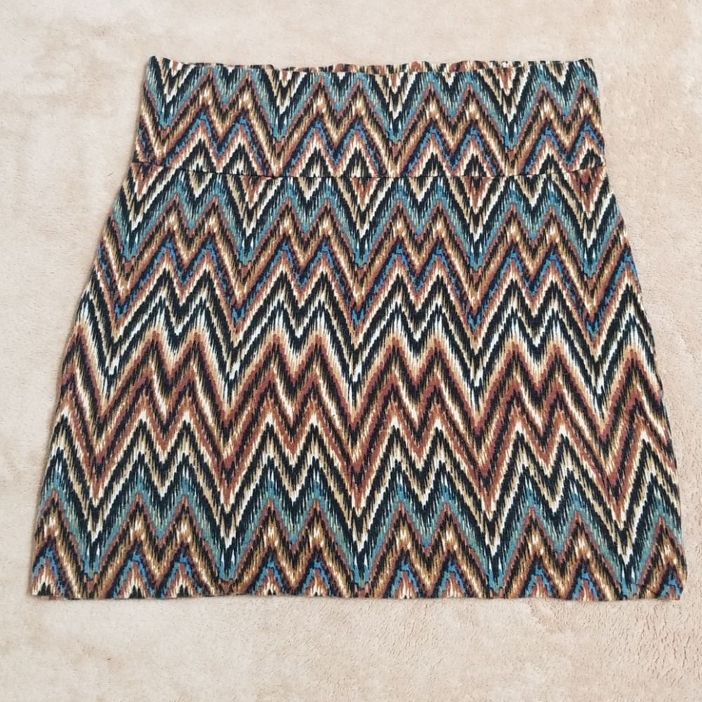 Banded, stretchy mini skirt